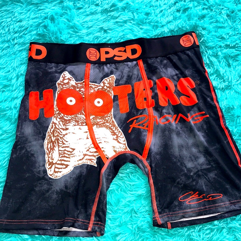 Hooters Edition PSD